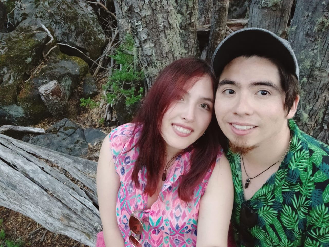 Selfie de la pareja sonriendo.